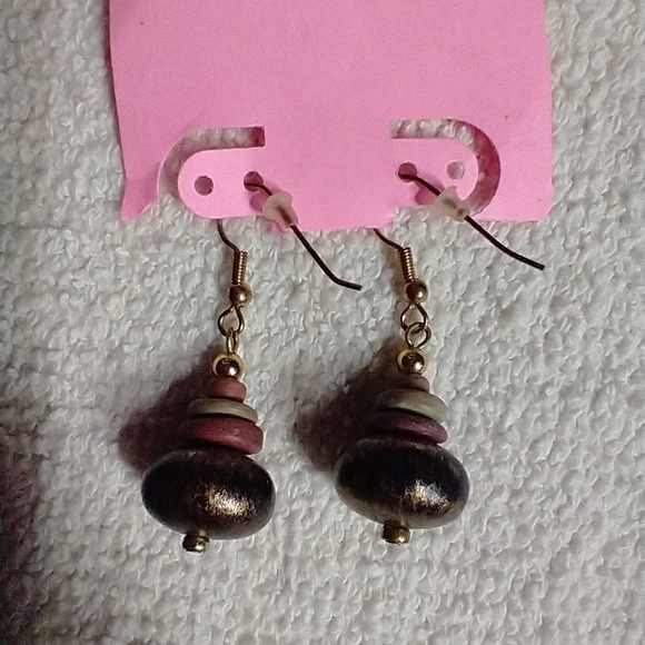 Dangle goldtone pinkish wire earrings - Picture 2 of 2